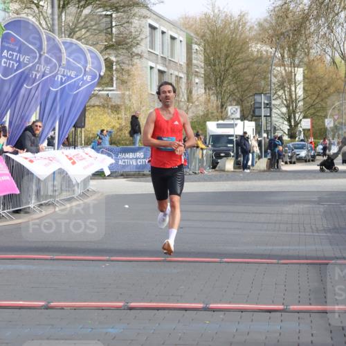 12.04.2026 - 45. Internationalen Wilhelmsburger Insellauf Strokosch-Dieckow http://msf.ph/oto/9450819 12.04.2026 10:07:07 Ziel 3521, 4086 meine-sportfotos.de