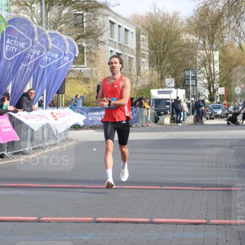 12.04.2026 - 45. Internationalen Wilhelmsburger Insellauf Strokosch-Dieckow http://msf.ph/oto/9450842 12.04.2026 10:07:08 Ziel 4086 meine-sportfotos.de