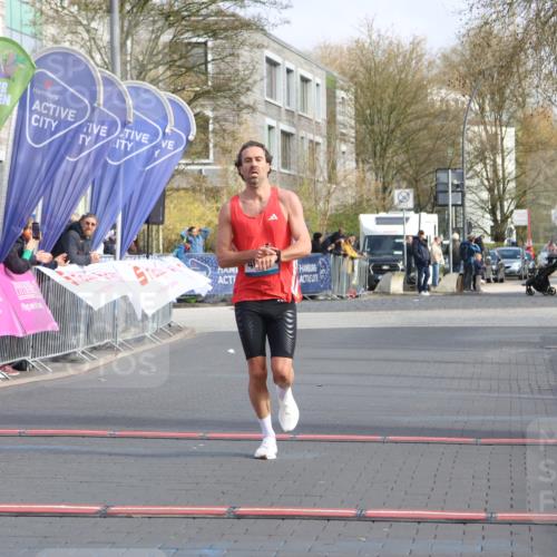 12.04.2026 - 45. Internationalen Wilhelmsburger Insellauf Strokosch-Dieckow http://msf.ph/oto/9450859 12.04.2026 10:07:08 Ziel 4086 meine-sportfotos.de