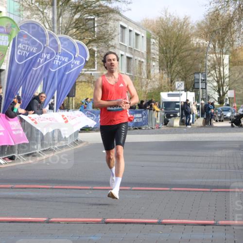 12.04.2026 - 45. Internationalen Wilhelmsburger Insellauf Strokosch-Dieckow http://msf.ph/oto/9450870 12.04.2026 10:07:08 Ziel 4086 meine-sportfotos.de