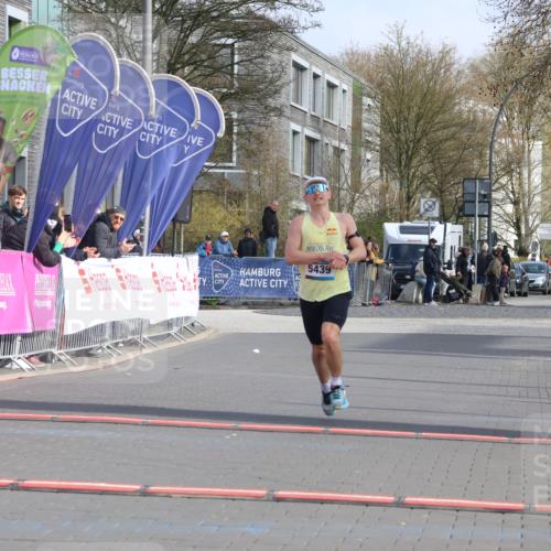 12.04.2026 - 45. Internationalen Wilhelmsburger Insellauf Strokosch-Dieckow http://msf.ph/oto/9450912 12.04.2026 10:07:31 Ziel 5439 meine-sportfotos.de