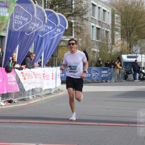 12.04.2026 - 45. Internationalen Wilhelmsburger Insellauf Strokosch-Dieckow http://msf.ph/oto/9450963 12.04.2026 10:07:55 Ziel 3645 meine-sportfotos.de