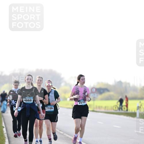 12.04.2026 - 45. Internationalen Wilhelmsburger Insellauf Dr. Thomas Lammeyer http://msf.ph/oto/9450968 12.04.2026 10:47:19 Laufen 4668, 2518, 2109 meine-sportfotos.de