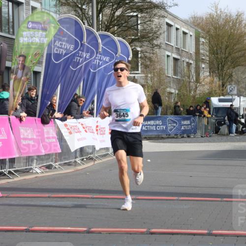 12.04.2026 - 45. Internationalen Wilhelmsburger Insellauf Strokosch-Dieckow http://msf.ph/oto/9450969 12.04.2026 10:07:56 Ziel 3645 meine-sportfotos.de