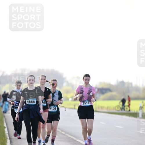 12.04.2026 - 45. Internationalen Wilhelmsburger Insellauf Dr. Thomas Lammeyer http://msf.ph/oto/9450972 12.04.2026 10:47:19 Laufen 4668, 108, 2518, 2109 meine-sportfotos.de