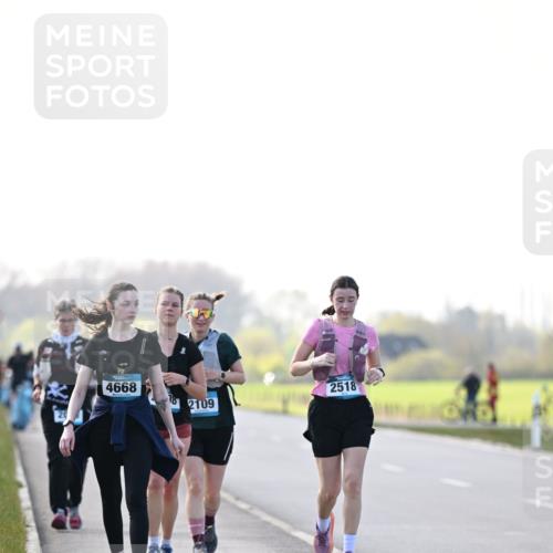 12.04.2026 - 45. Internationalen Wilhelmsburger Insellauf Dr. Thomas Lammeyer http://msf.ph/oto/9450975 12.04.2026 10:47:19 Laufen 4668, 2518, 78, 2109 meine-sportfotos.de