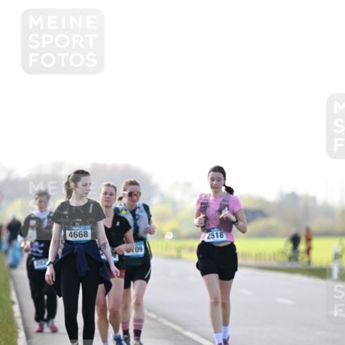 12.04.2026 - 45. Internationalen Wilhelmsburger Insellauf Dr. Thomas Lammeyer http://msf.ph/oto/9450977 12.04.2026 10:47:20 Laufen 4668, 09, 2518 meine-sportfotos.de