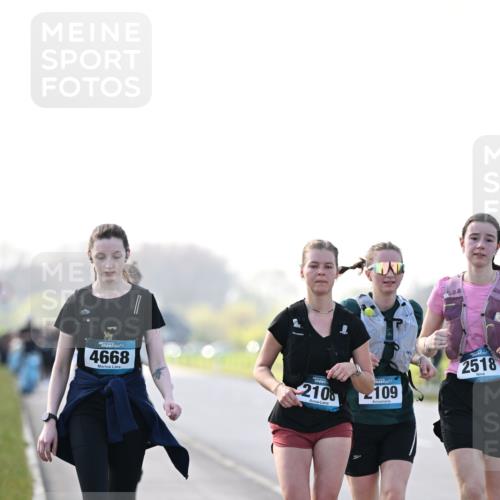 12.04.2026 - 45. Internationalen Wilhelmsburger Insellauf Dr. Thomas Lammeyer http://msf.ph/oto/9451005 12.04.2026 10:47:23 Laufen 4668, 2108, 109, 2518 meine-sportfotos.de