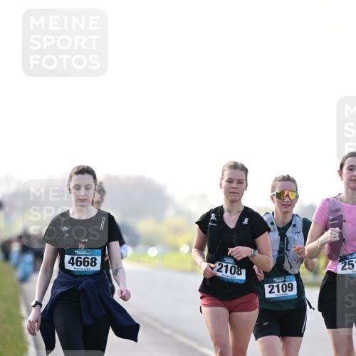 12.04.2026 - 45. Internationalen Wilhelmsburger Insellauf Dr. Thomas Lammeyer http://msf.ph/oto/9451006 12.04.2026 10:47:24 Laufen 4668, 2108, 2109, 251 meine-sportfotos.de