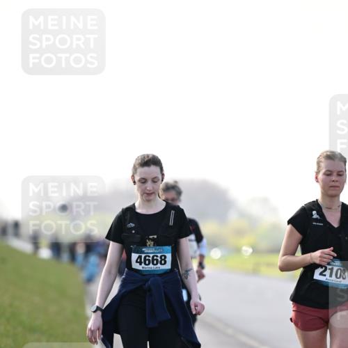 12.04.2026 - 45. Internationalen Wilhelmsburger Insellauf Dr. Thomas Lammeyer http://msf.ph/oto/9451008 12.04.2026 10:47:25 Laufen 4668, 2108 meine-sportfotos.de