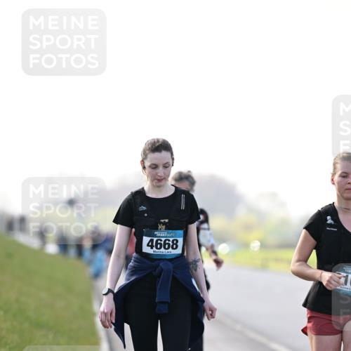 12.04.2026 - 45. Internationalen Wilhelmsburger Insellauf Dr. Thomas Lammeyer http://msf.ph/oto/9451010 12.04.2026 10:47:25 Laufen 4668, 1 meine-sportfotos.de
