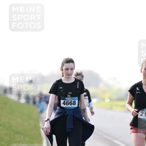 12.04.2026 - 45. Internationalen Wilhelmsburger Insellauf Dr. Thomas Lammeyer http://msf.ph/oto/9451011 12.04.2026 10:47:25 Laufen 4, 4668, 1, 21 meine-sportfotos.de