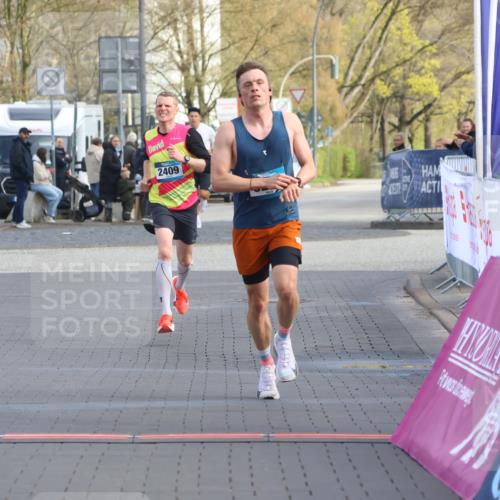 12.04.2026 - 45. Internationalen Wilhelmsburger Insellauf Strokosch-Dieckow http://msf.ph/oto/9451023 12.04.2026 10:09:14 Ziel 5274, 2409 meine-sportfotos.de