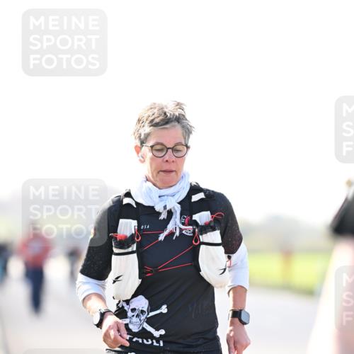 12.04.2026 - 45. Internationalen Wilhelmsburger Insellauf Dr. Thomas Lammeyer http://msf.ph/oto/9451039 12.04.2026 10:47:30 Laufen 2025 meine-sportfotos.de