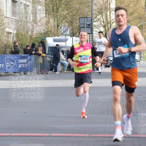 12.04.2026 - 45. Internationalen Wilhelmsburger Insellauf Strokosch-Dieckow http://msf.ph/oto/9451043 12.04.2026 10:09:15 Ziel 5274, 2409 meine-sportfotos.de