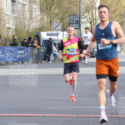 12.04.2026 - 45. Internationalen Wilhelmsburger Insellauf Strokosch-Dieckow http://msf.ph/oto/9451048 12.04.2026 10:09:15 Ziel 5274, 2409 meine-sportfotos.de
