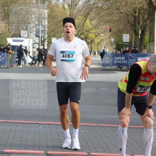 12.04.2026 - 45. Internationalen Wilhelmsburger Insellauf Strokosch-Dieckow http://msf.ph/oto/9451081 12.04.2026 10:09:24 Ziel 4067 meine-sportfotos.de