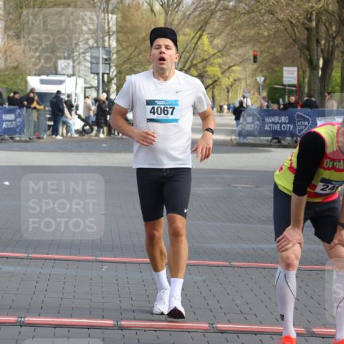 12.04.2026 - 45. Internationalen Wilhelmsburger Insellauf Strokosch-Dieckow http://msf.ph/oto/9451087 12.04.2026 10:09:24 Ziel 4067 meine-sportfotos.de