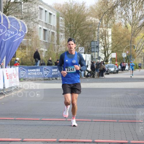 12.04.2026 - 45. Internationalen Wilhelmsburger Insellauf Strokosch-Dieckow http://msf.ph/oto/9451113 12.04.2026 10:09:57 Ziel 2242 meine-sportfotos.de