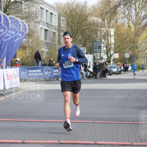 12.04.2026 - 45. Internationalen Wilhelmsburger Insellauf Strokosch-Dieckow http://msf.ph/oto/9451128 12.04.2026 10:09:57 Ziel 2242 meine-sportfotos.de