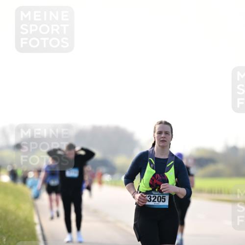 12.04.2026 - 45. Internationalen Wilhelmsburger Insellauf Dr. Thomas Lammeyer http://msf.ph/oto/9451176 12.04.2026 10:48:08 Laufen 3205 meine-sportfotos.de
