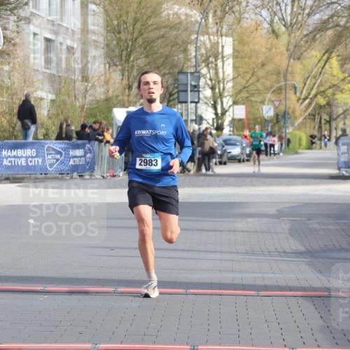12.04.2026 - 45. Internationalen Wilhelmsburger Insellauf Strokosch-Dieckow http://msf.ph/oto/9451185 12.04.2026 10:10:23 Ziel 2983 meine-sportfotos.de