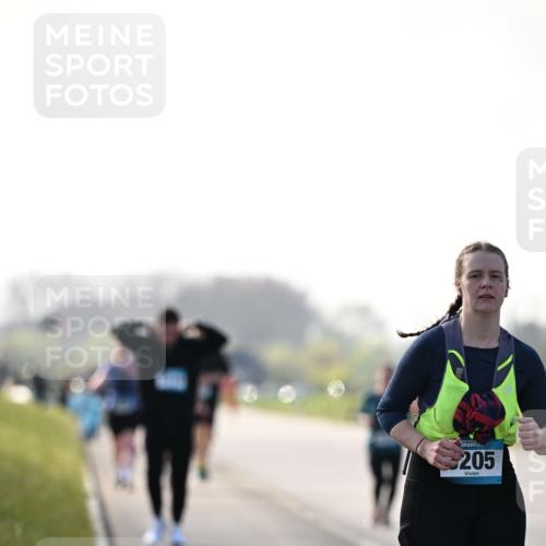 12.04.2026 - 45. Internationalen Wilhelmsburger Insellauf Dr. Thomas Lammeyer http://msf.ph/oto/9451188 12.04.2026 10:48:09 Laufen 205 meine-sportfotos.de