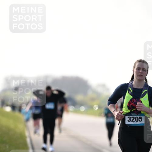 12.04.2026 - 45. Internationalen Wilhelmsburger Insellauf Dr. Thomas Lammeyer http://msf.ph/oto/9451190 12.04.2026 10:48:09 Laufen 45, 3205 meine-sportfotos.de
