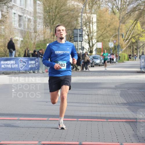 12.04.2026 - 45. Internationalen Wilhelmsburger Insellauf Strokosch-Dieckow http://msf.ph/oto/9451209 12.04.2026 10:10:23 Ziel 2983 meine-sportfotos.de