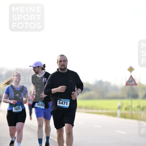 12.04.2026 - 45. Internationalen Wilhelmsburger Insellauf Dr. Thomas Lammeyer http://msf.ph/oto/9451213 12.04.2026 10:48:23 Laufen 3690, 3669, 5471 meine-sportfotos.de