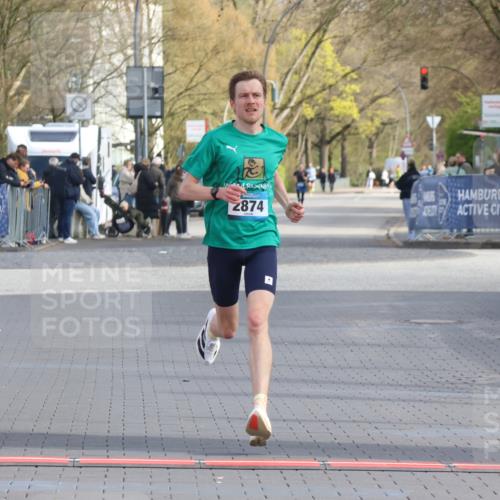 12.04.2026 - 45. Internationalen Wilhelmsburger Insellauf Strokosch-Dieckow http://msf.ph/oto/9451219 12.04.2026 10:10:35 Ziel 2874 meine-sportfotos.de
