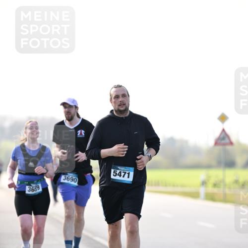 12.04.2026 - 45. Internationalen Wilhelmsburger Insellauf Dr. Thomas Lammeyer http://msf.ph/oto/9451221 12.04.2026 10:48:24 Laufen 3659, 3690, 5471 meine-sportfotos.de