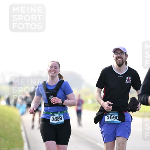 12.04.2026 - 45. Internationalen Wilhelmsburger Insellauf Dr. Thomas Lammeyer http://msf.ph/oto/9451238 12.04.2026 10:48:27 Laufen 3689, 3690 meine-sportfotos.de
