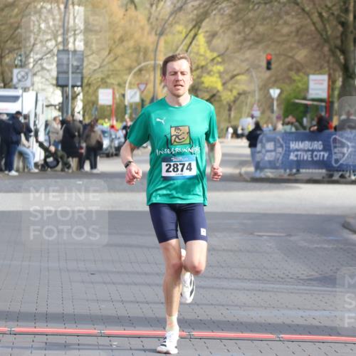 12.04.2026 - 45. Internationalen Wilhelmsburger Insellauf Strokosch-Dieckow http://msf.ph/oto/9451254 12.04.2026 10:10:35 Ziel 2874 meine-sportfotos.de