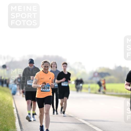 12.04.2026 - 45. Internationalen Wilhelmsburger Insellauf Dr. Thomas Lammeyer http://msf.ph/oto/9451353 12.04.2026 10:49:14 Laufen 3839 meine-sportfotos.de