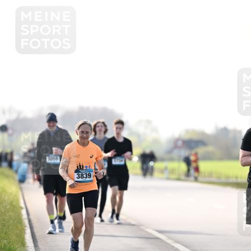 12.04.2026 - 45. Internationalen Wilhelmsburger Insellauf Dr. Thomas Lammeyer http://msf.ph/oto/9451354 12.04.2026 10:49:14 Laufen 3058, 3839 meine-sportfotos.de