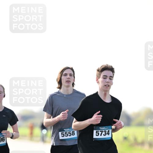 12.04.2026 - 45. Internationalen Wilhelmsburger Insellauf Dr. Thomas Lammeyer http://msf.ph/oto/9451401 12.04.2026 10:49:24 Laufen 96, 5558, 5734 meine-sportfotos.de