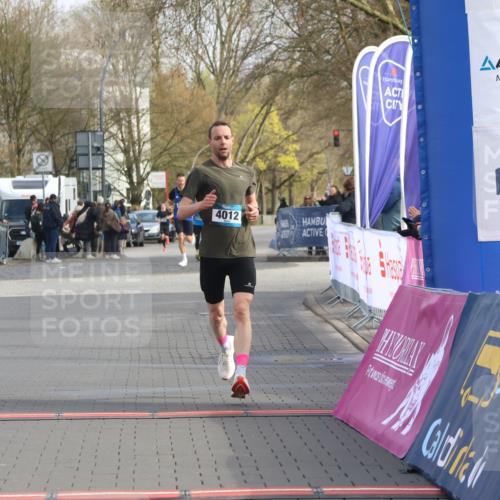 12.04.2026 - 45. Internationalen Wilhelmsburger Insellauf Strokosch-Dieckow http://msf.ph/oto/9451403 12.04.2026 10:11:23 Ziel 4012 meine-sportfotos.de