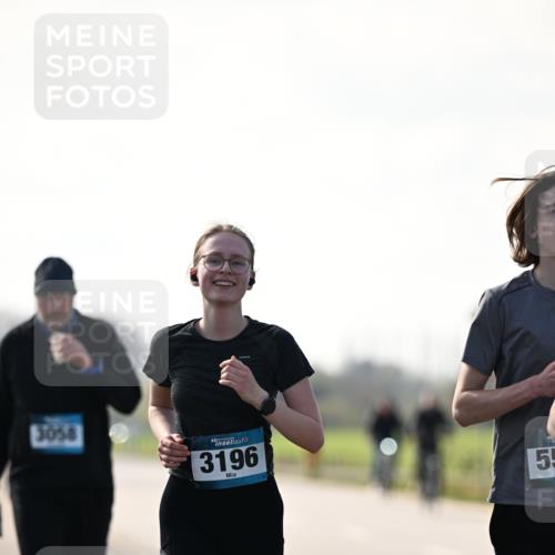 12.04.2026 - 45. Internationalen Wilhelmsburger Insellauf Dr. Thomas Lammeyer http://msf.ph/oto/9451405 12.04.2026 10:49:24 Laufen 3058, 3196, 59 meine-sportfotos.de