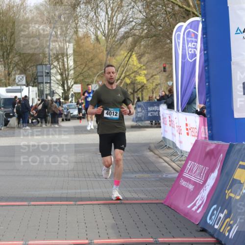 12.04.2026 - 45. Internationalen Wilhelmsburger Insellauf Strokosch-Dieckow http://msf.ph/oto/9451413 12.04.2026 10:11:24 Ziel 4012 meine-sportfotos.de