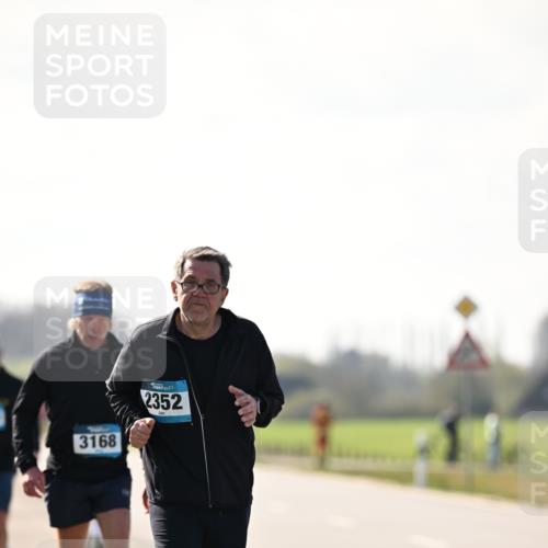 12.04.2026 - 45. Internationalen Wilhelmsburger Insellauf Dr. Thomas Lammeyer http://msf.ph/oto/9451421 12.04.2026 10:49:45 Laufen 3168, 2352 meine-sportfotos.de