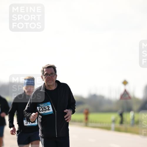 12.04.2026 - 45. Internationalen Wilhelmsburger Insellauf Dr. Thomas Lammeyer http://msf.ph/oto/9451424 12.04.2026 10:49:45 Laufen 2352 meine-sportfotos.de