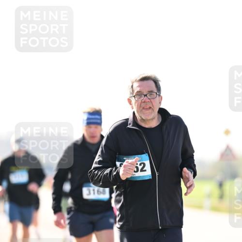 12.04.2026 - 45. Internationalen Wilhelmsburger Insellauf Dr. Thomas Lammeyer http://msf.ph/oto/9451437 12.04.2026 10:49:47 Laufen 3168, 45, 52 meine-sportfotos.de