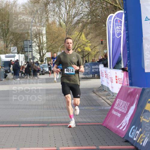12.04.2026 - 45. Internationalen Wilhelmsburger Insellauf Strokosch-Dieckow http://msf.ph/oto/9451442 12.04.2026 10:11:24 Ziel 4012 meine-sportfotos.de