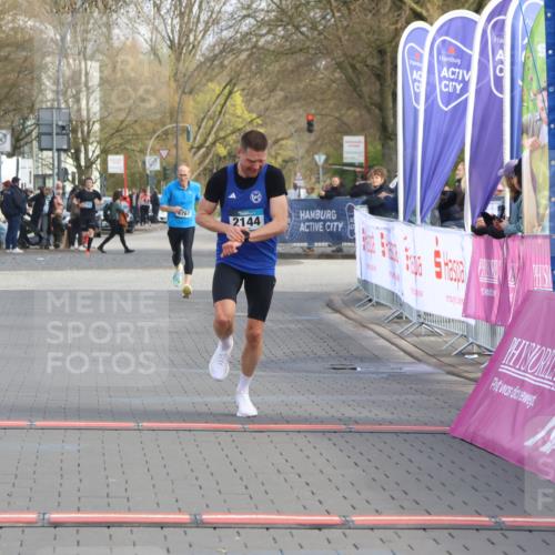 12.04.2026 - 45. Internationalen Wilhelmsburger Insellauf Strokosch-Dieckow http://msf.ph/oto/9451462 12.04.2026 10:11:30 Ziel 2144 meine-sportfotos.de