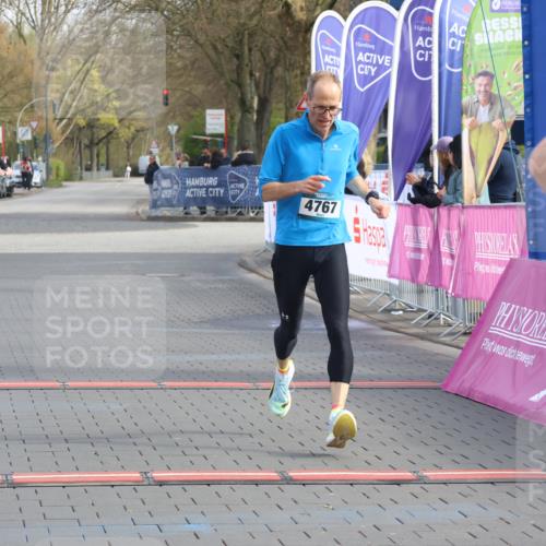 12.04.2026 - 45. Internationalen Wilhelmsburger Insellauf Strokosch-Dieckow http://msf.ph/oto/9451479 12.04.2026 10:11:36 Ziel 4767 meine-sportfotos.de