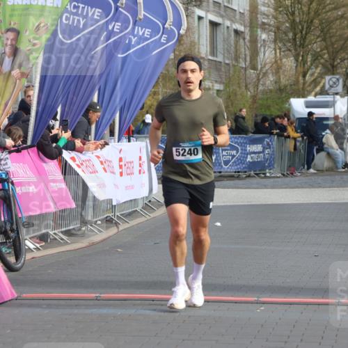12.04.2026 - 45. Internationalen Wilhelmsburger Insellauf Strokosch-Dieckow http://msf.ph/oto/9451520 12.04.2026 10:13:37 Ziel 5240 meine-sportfotos.de