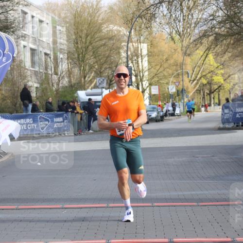 12.04.2026 - 45. Internationalen Wilhelmsburger Insellauf Strokosch-Dieckow http://msf.ph/oto/9451530 12.04.2026 10:13:54 Ziel 5514 meine-sportfotos.de