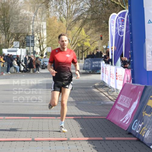 12.04.2026 - 45. Internationalen Wilhelmsburger Insellauf Strokosch-Dieckow http://msf.ph/oto/9451566 12.04.2026 10:15:10 Ziel 4002, 2727 meine-sportfotos.de