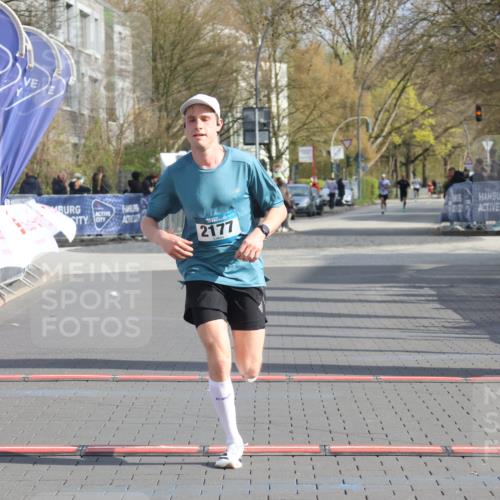 12.04.2026 - 45. Internationalen Wilhelmsburger Insellauf Strokosch-Dieckow http://msf.ph/oto/9451584 12.04.2026 10:15:39 Ziel 2177 meine-sportfotos.de
